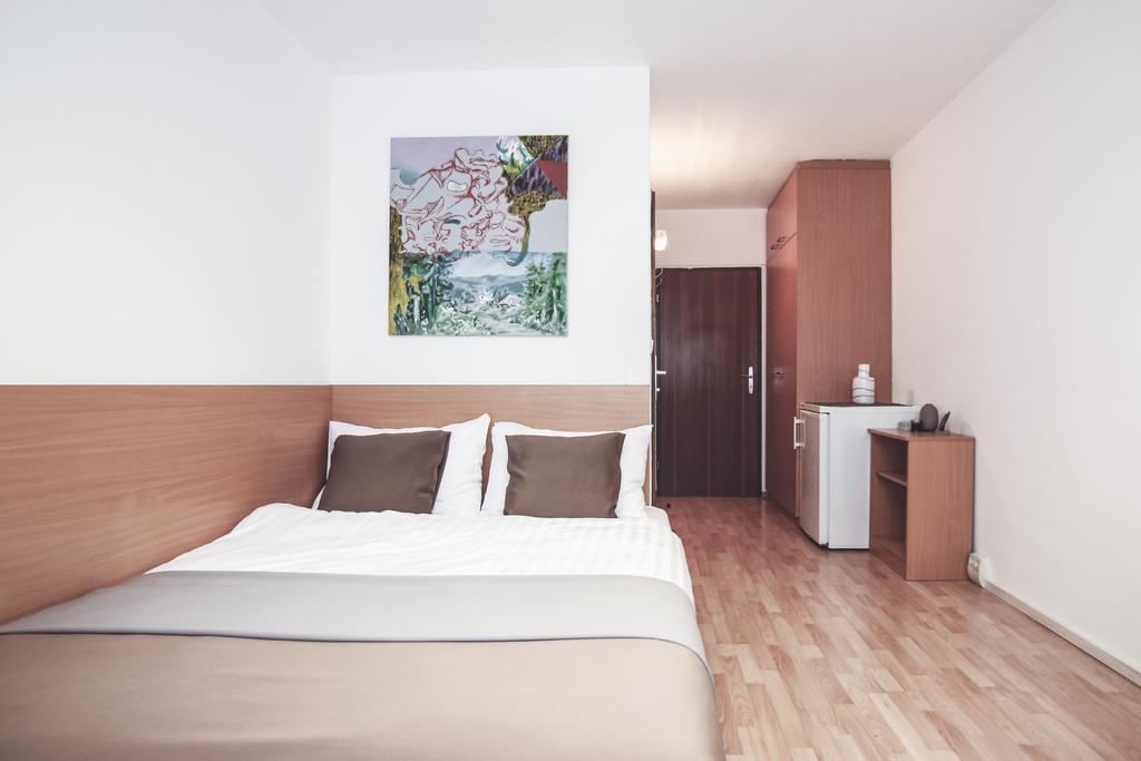 וינה Alibi Hostel מראה חיצוני תמונה