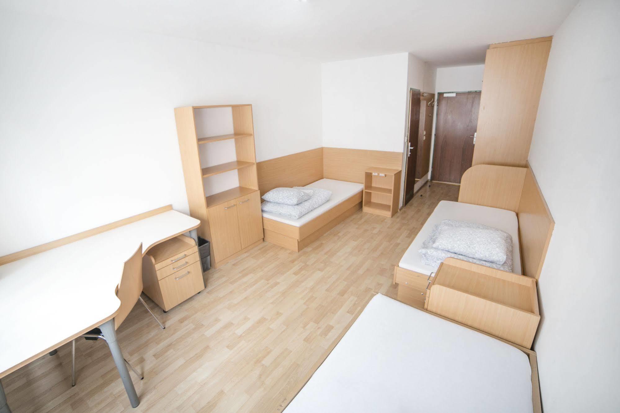 וינה Alibi Hostel מראה חיצוני תמונה
