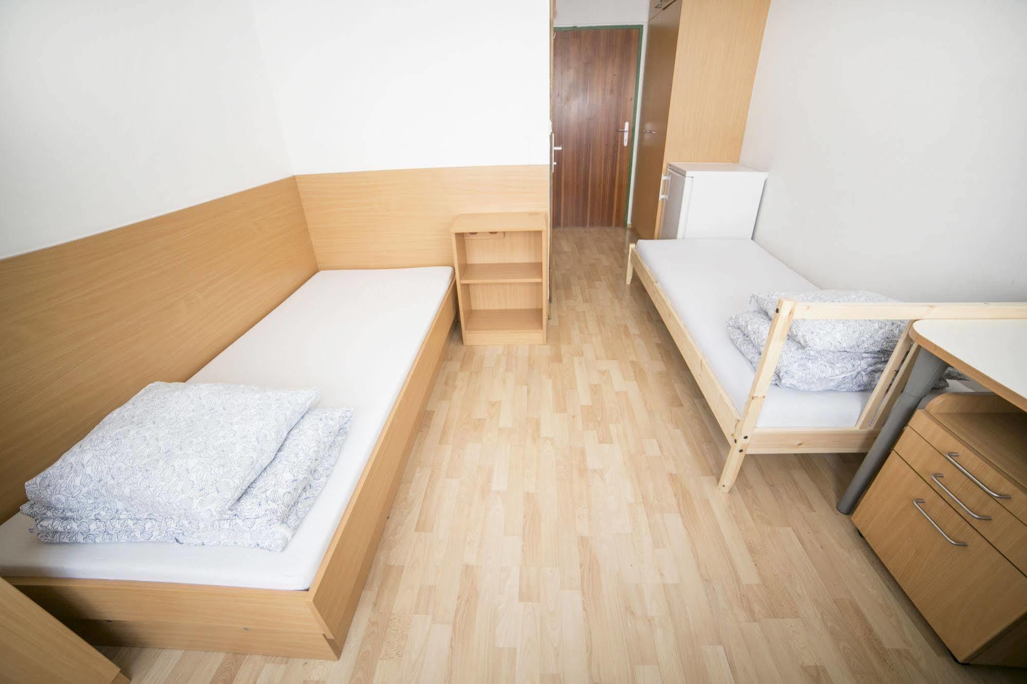 וינה Alibi Hostel מראה חיצוני תמונה